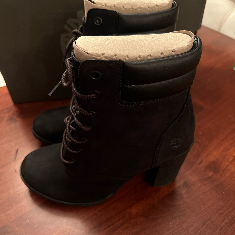 Women’s BLACK tillston boot size 7.5 
Almost NEW with box